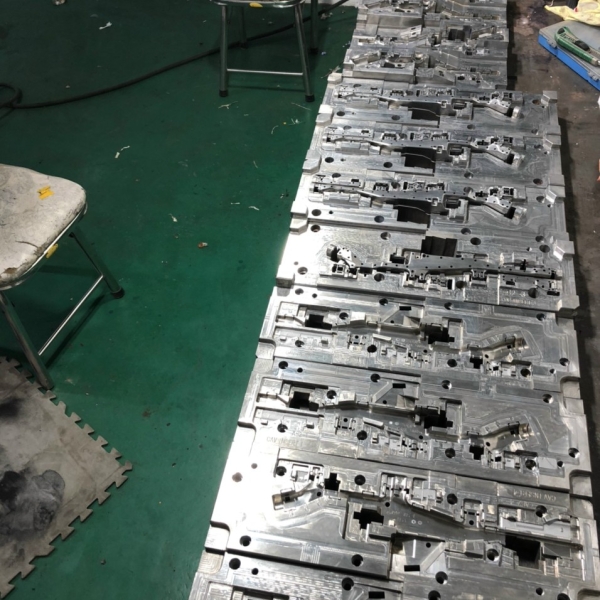 ĐÁNH BÓNG KHUÔN MẪU CAO CẤP TẠI TPHCM
