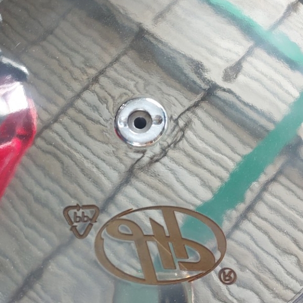 NHẬN KHẮC LASER LOGO HOA VĂN  KHUÔN MẪU VÀ BỀ MẶT KIM LOẠI