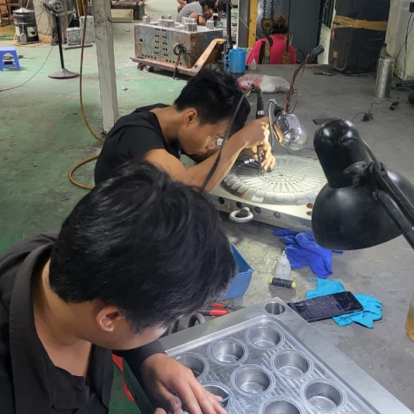 ĐÁNH BÓNG KHUÔN MẪU CÔNG NGHỆ HÀN QUỐC 