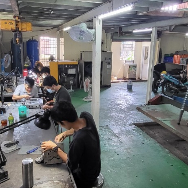 ĐÁNH BÓNG KHUÔN MẪU CÔNG NGHỆ HÀN QUỐC 